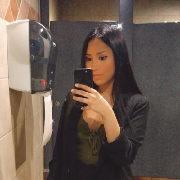 Meet your Posher, Jo - Picture 1 of 1